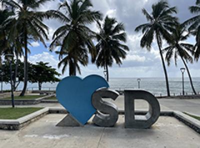 Santo Domingo - Bustling